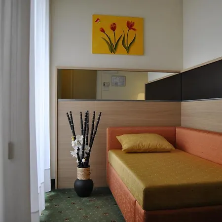 Augustus Hotel
