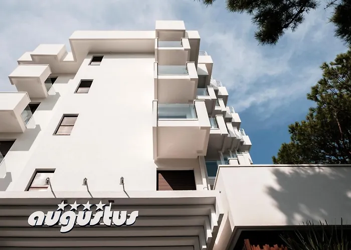 Augustus 4*